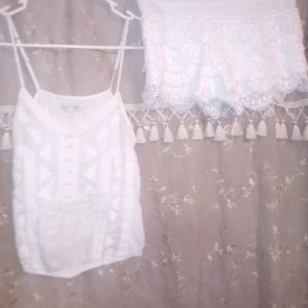 White crochet set